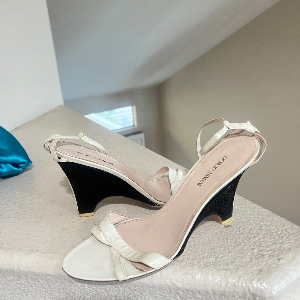 Giorgio Armani Women Wedges Heels Shoes Size 39.5M Black and White Wedding